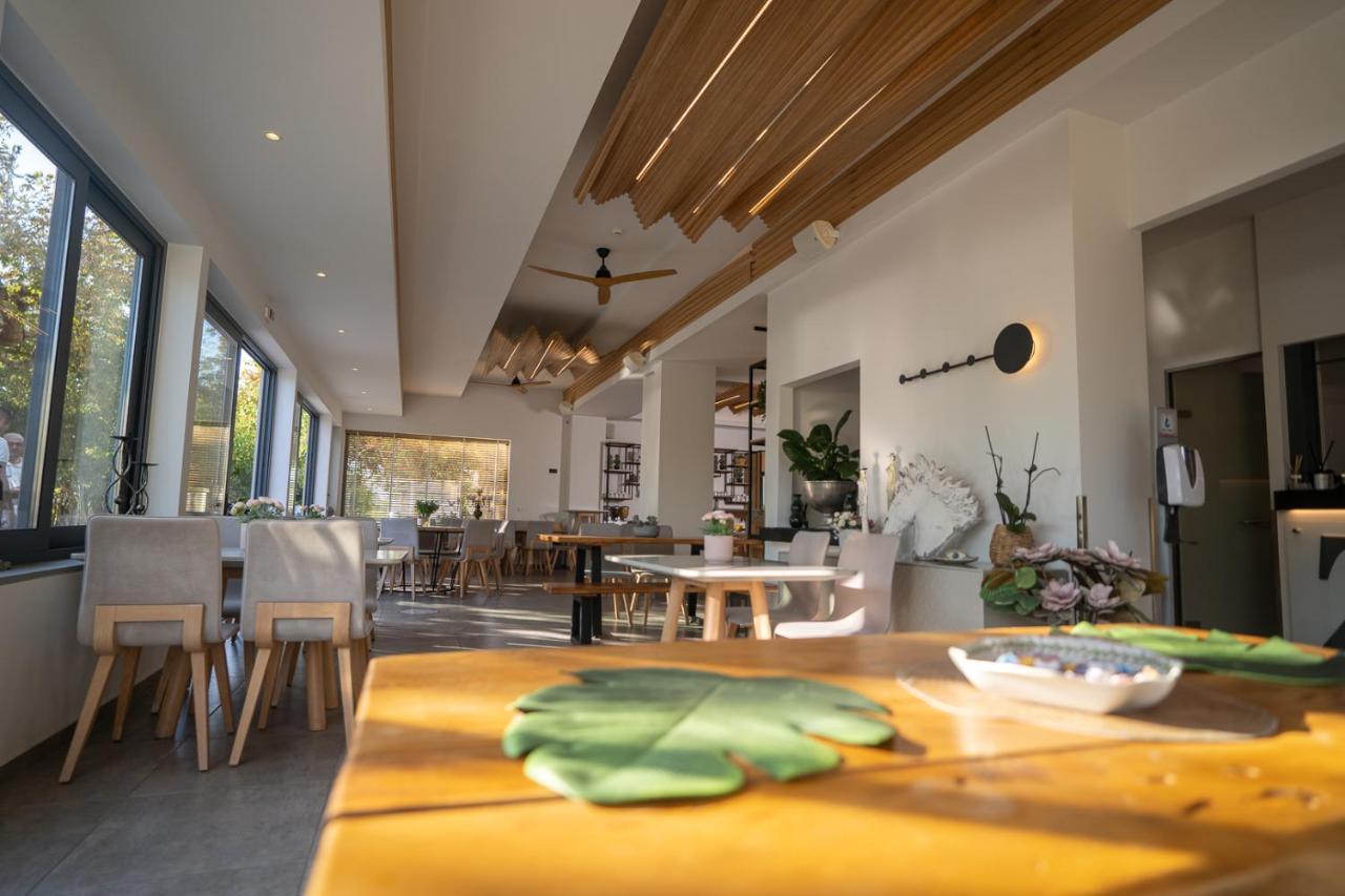 Zoe Seaside Resort Gialova Dış mekan fotoğraf