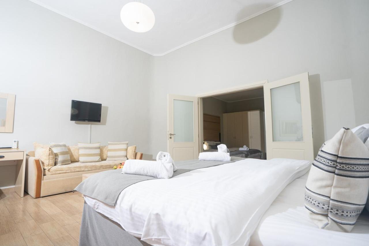 Zoe Seaside Resort Gialova Dış mekan fotoğraf