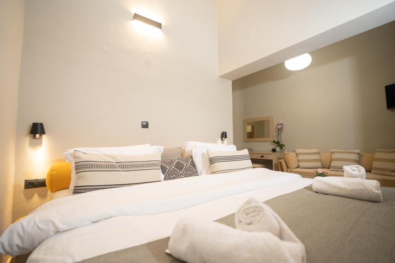 Zoe Seaside Resort Gialova Dış mekan fotoğraf