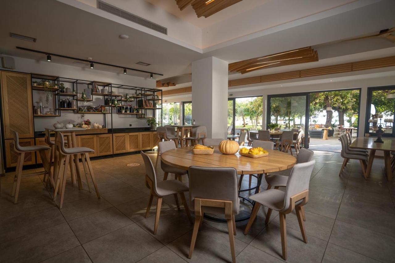 Zoe Seaside Resort Gialova Dış mekan fotoğraf