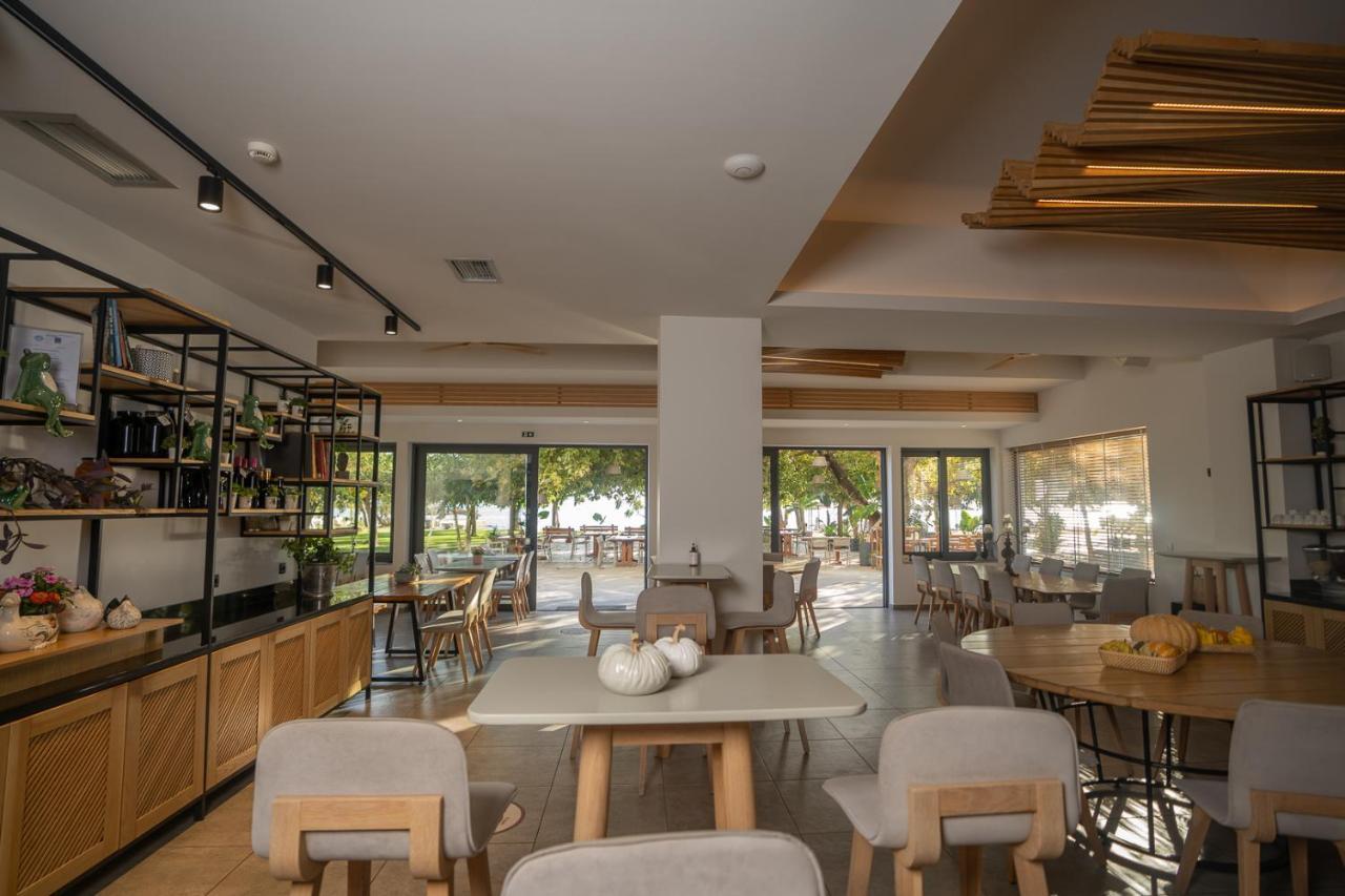 Zoe Seaside Resort Gialova Dış mekan fotoğraf