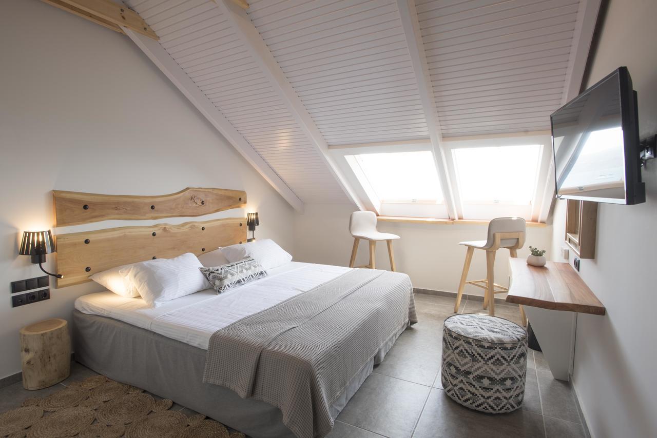 Zoe Seaside Resort Gialova Dış mekan fotoğraf